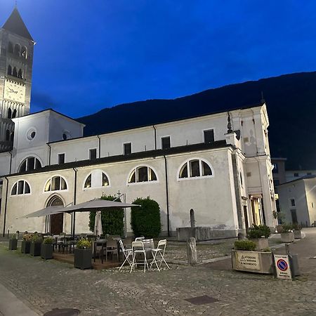 Flat In City Centre Tirano - 10 Minutes From Train Station ภายนอก รูปภาพ