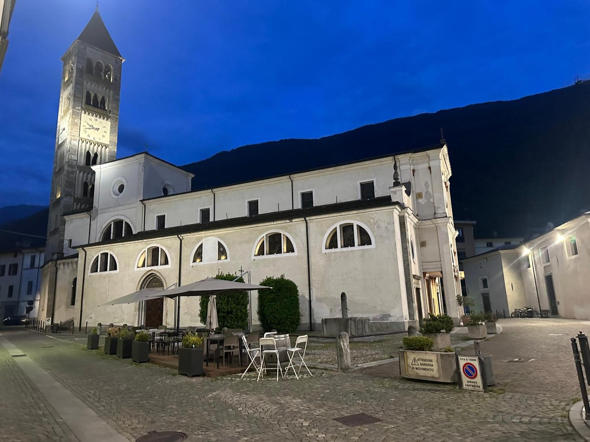Flat In City Centre Tirano - 10 Minutes From Train Station ภายนอก รูปภาพ